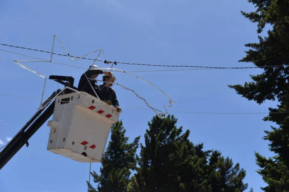 Iluminación navideña en el Alto: El Municipio absorberá el costo de las instalaciones