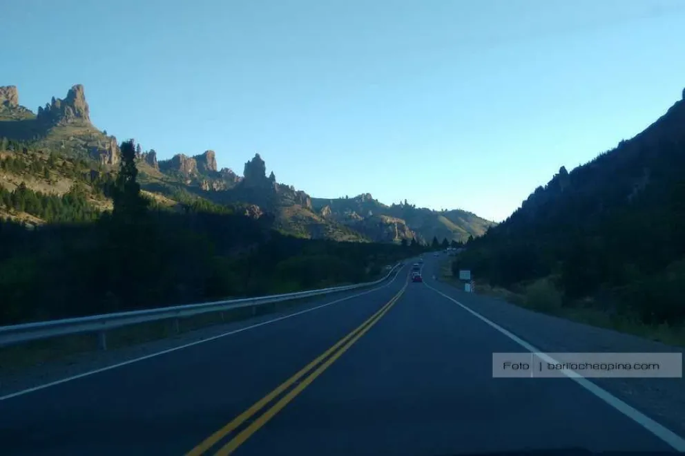 Convocan a turistas con auto para una nueva salida de vehículos particulares