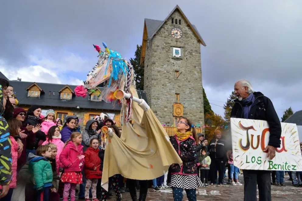 El Desfile de Gigantes cerró una nueva edición de Títeres Andariegos