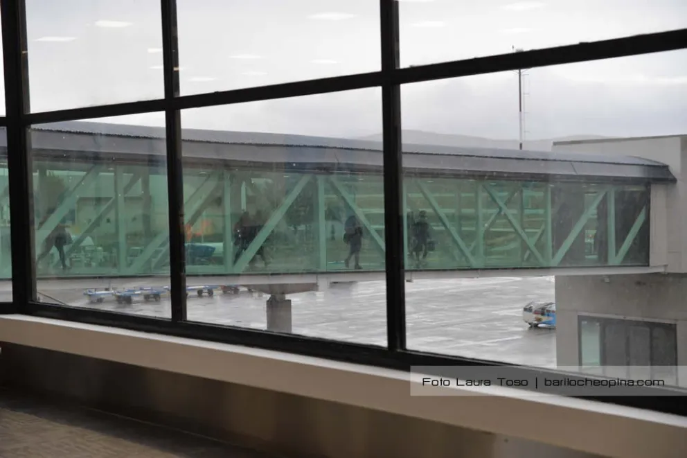 Las tormentas eléctricas en Buenos Aires afectan a los vuelos del Aeropuerto de Bariloche