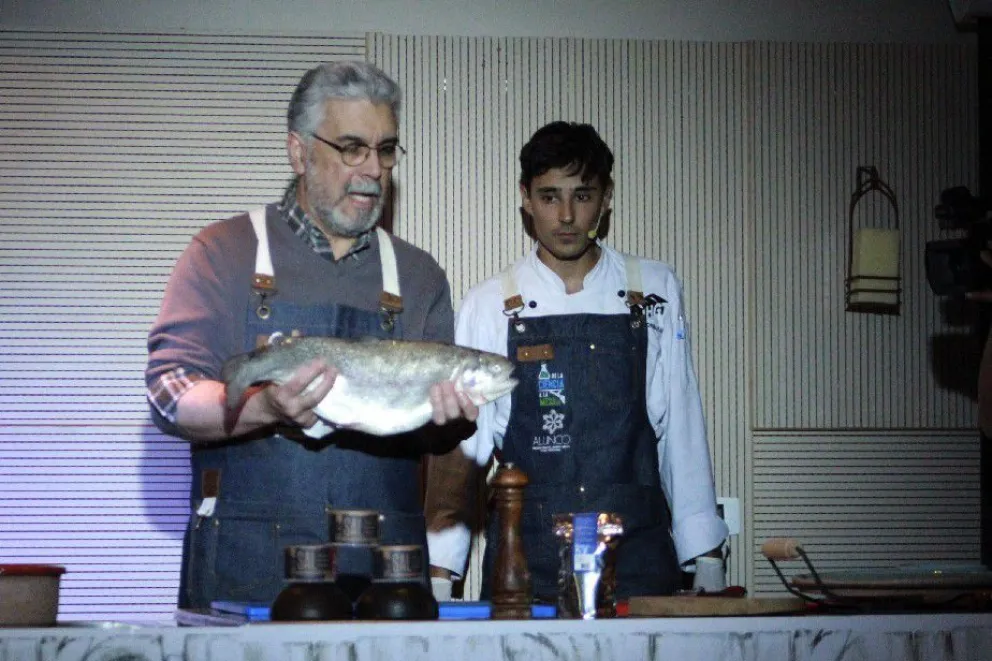 La ciencia y la gastronomía juntas brillaron en la mesa de Bariloche a la Carta