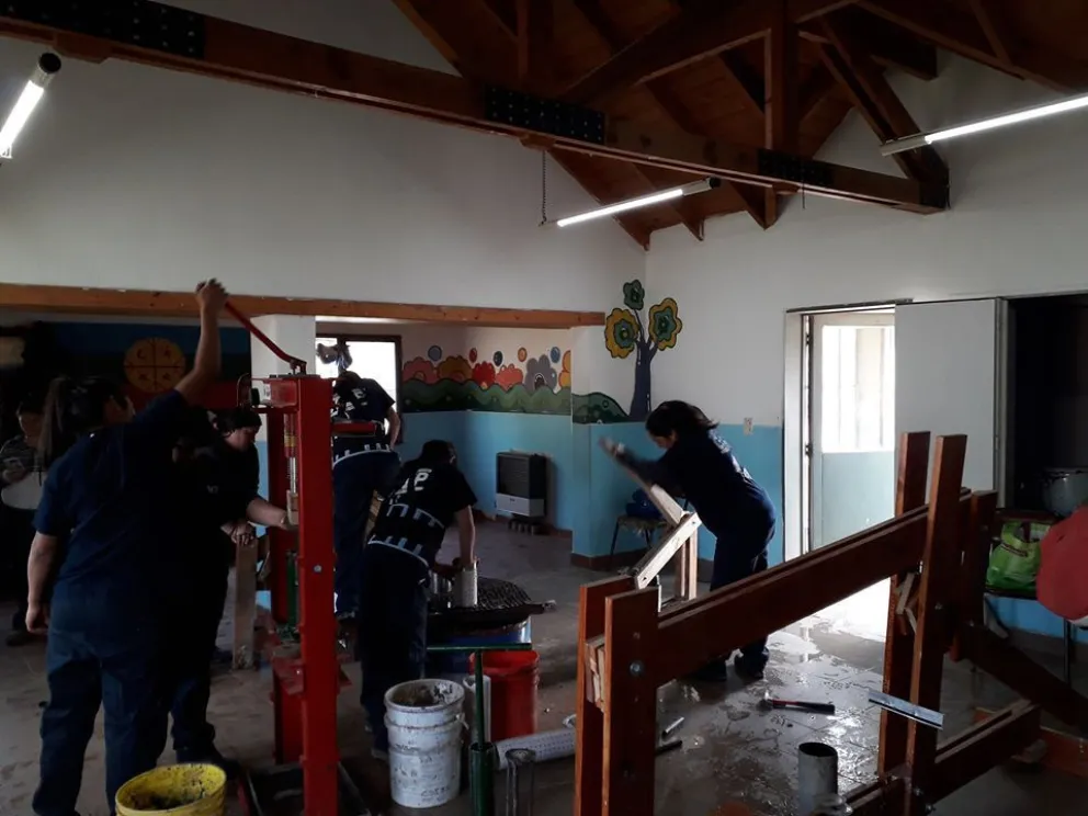 Las Briquetas Patagónicas ya se comercializan en el Mercado Comunitario