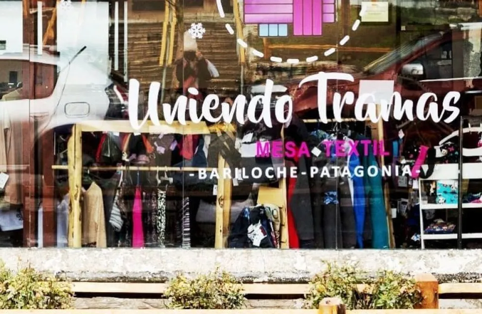 Vuelve Uniendo Tramas para comprar local esta Navidad