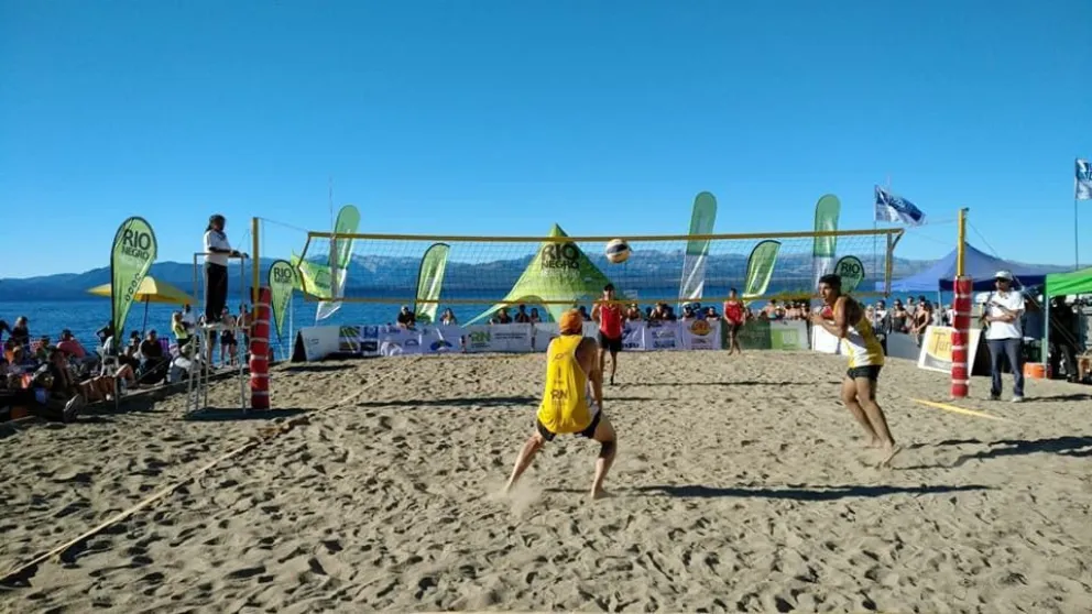 Llegan los torneos de Beach Handball y Beach Voley a la Playa del Centro