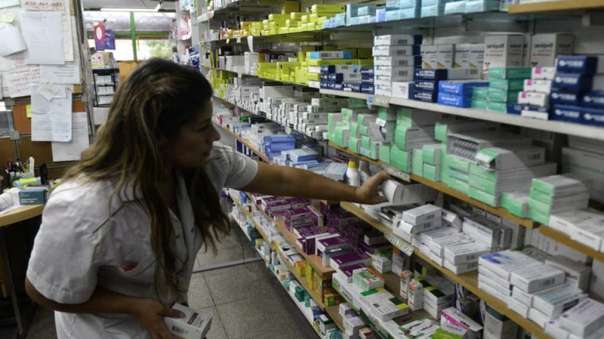 Los precios de medicamentos se dispararon 300% en el año