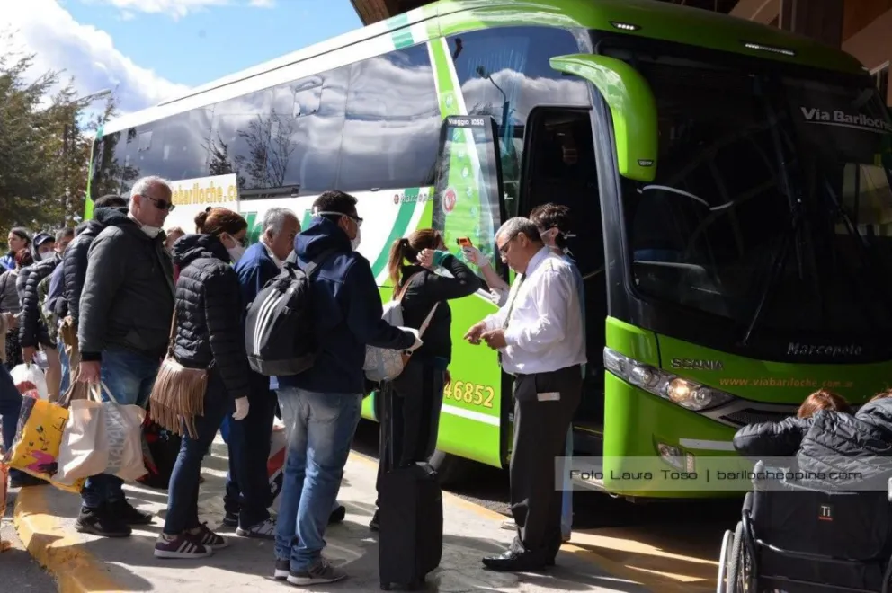 Aumentan la cantidad de personas que pueden viajar en transporte de larga distancia
