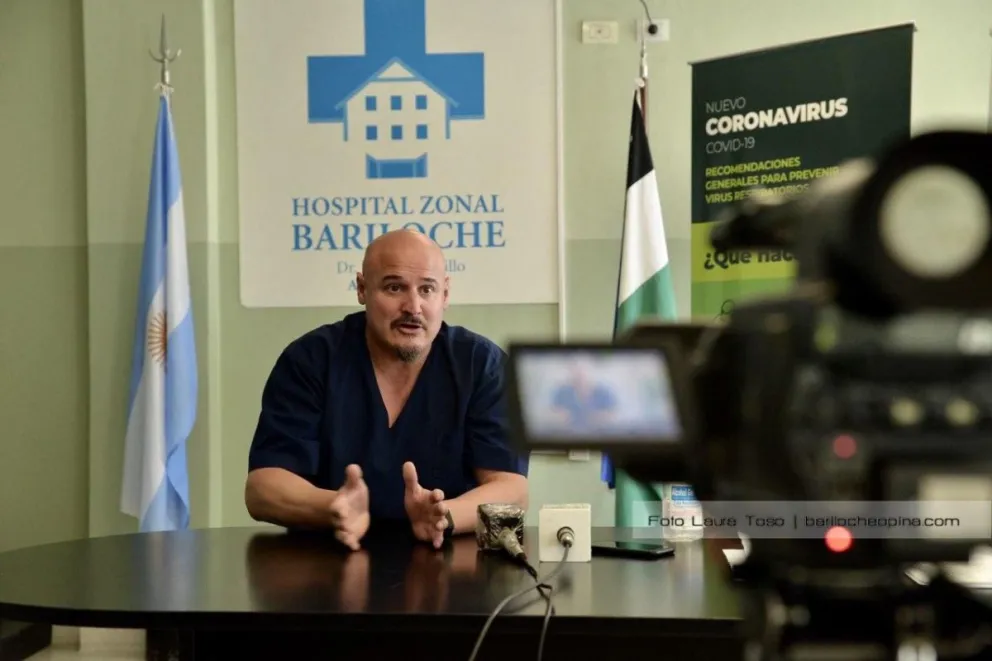 Gil instó a completar el esquema de vacunación contra el COVID