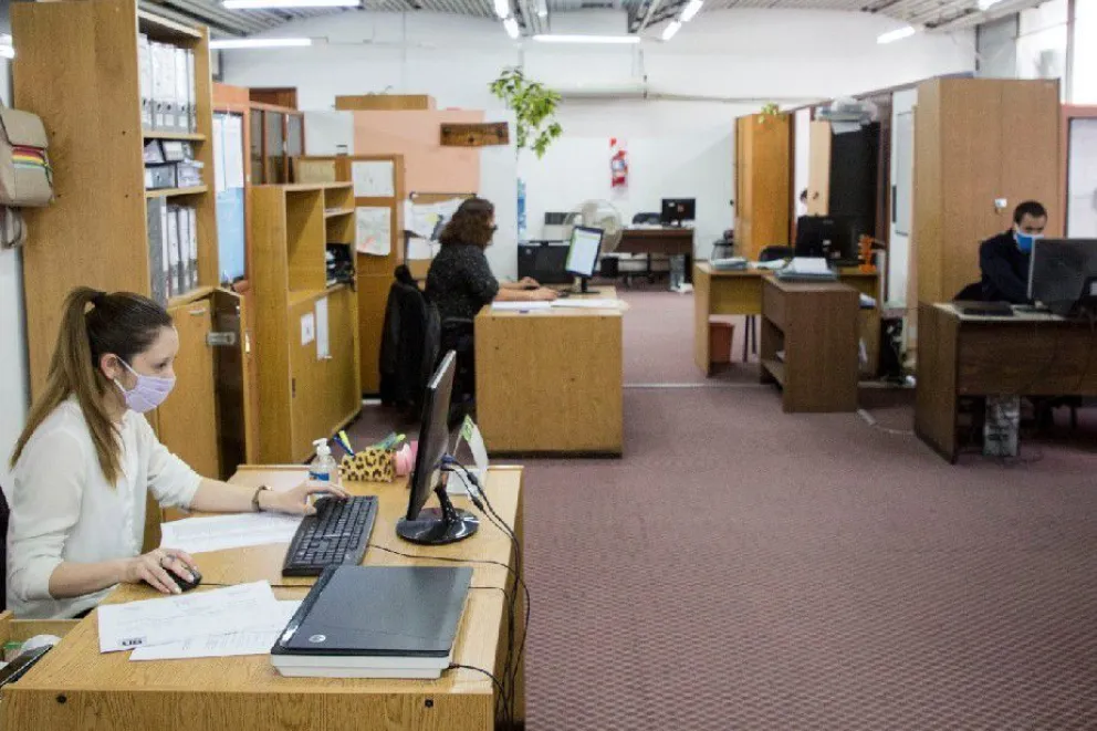 4919 empleados de la provincia ya retornaron a sus puestos de trabajo