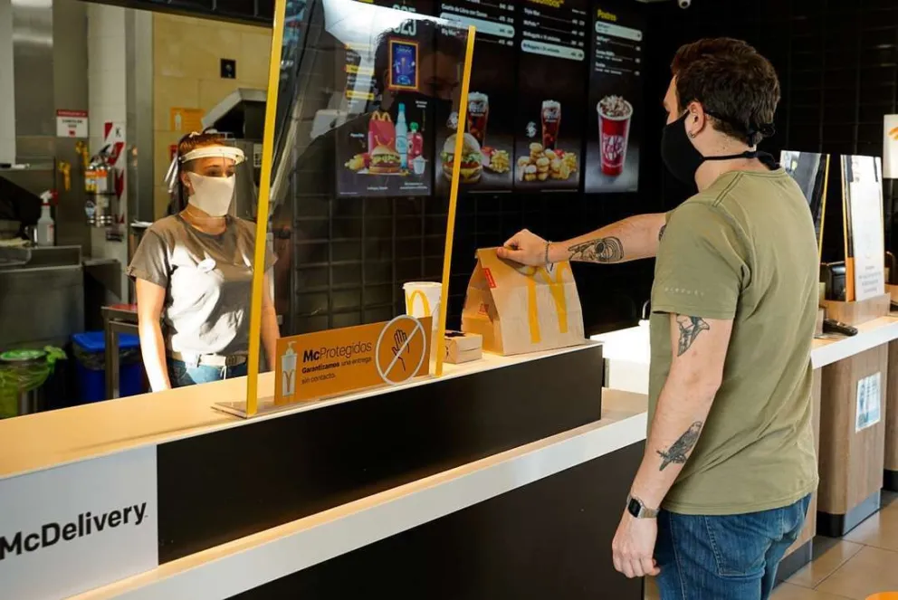 McDonald’s reabre al público su local en Bariloche con estrictos protocolos de seguridad e higiene