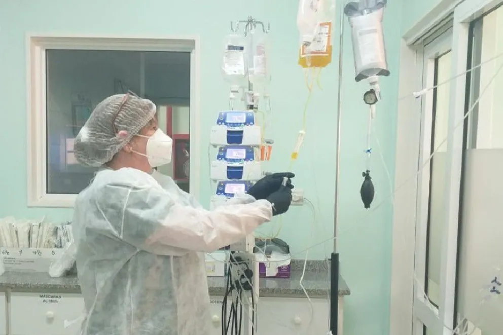 COVID-19: Salud reconoce horas extras y guardias al personal que no puede cumplir tareas