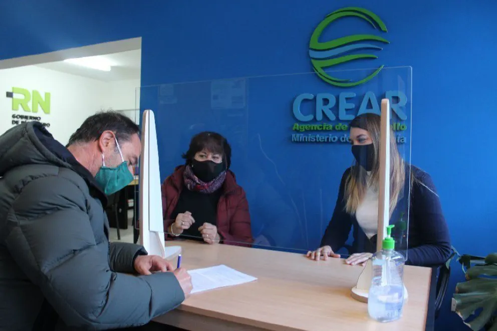 Río Negro entregó los primeros créditos a tasa cero para el sector turístico