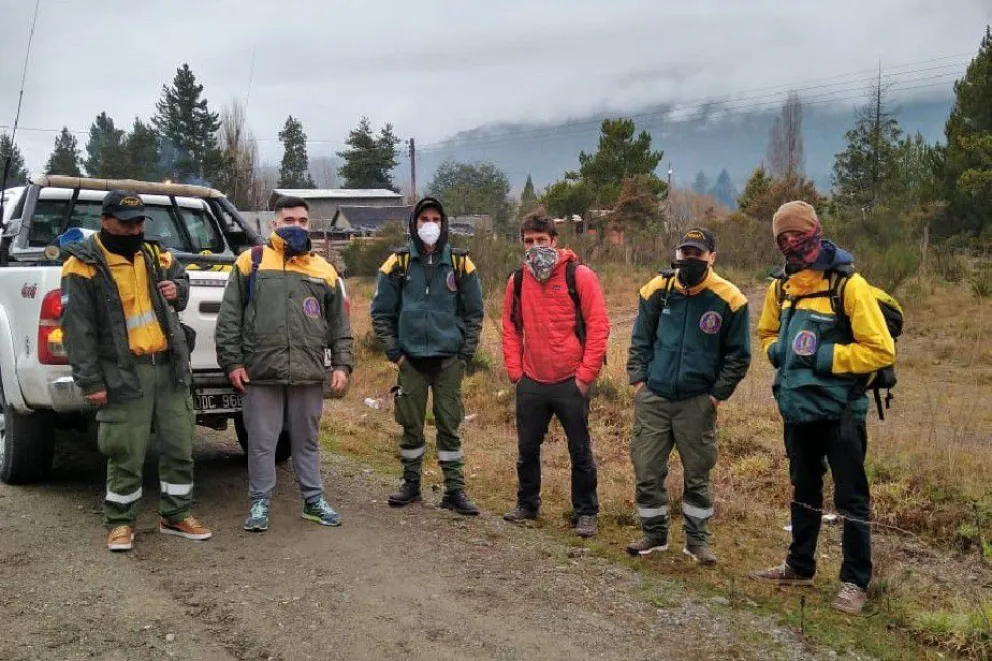 Personal del SPLIF partió hacia Rosario para brindar apoyo contra los incendios