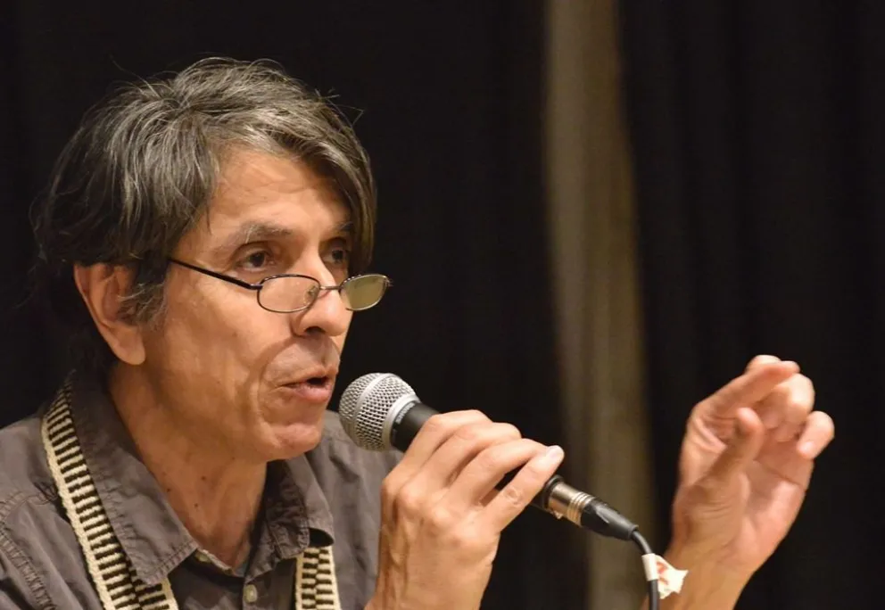 Adrián Moyano: Descolonización y Resistencia