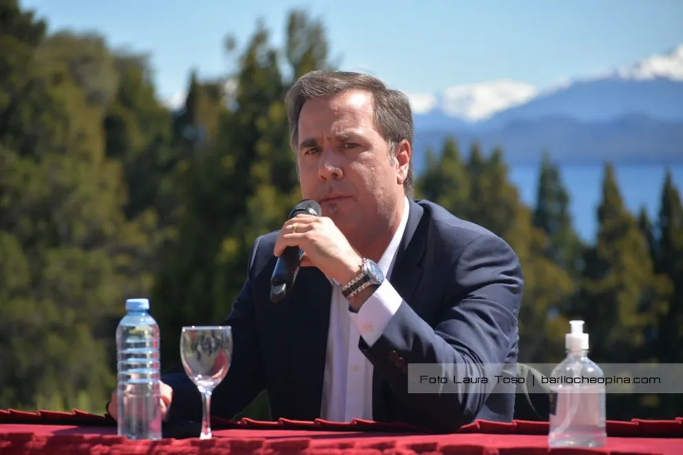 Pogliano apunta hacia su tercer mandato y despega al pueblo mapuche de los incendios de El Hoyo