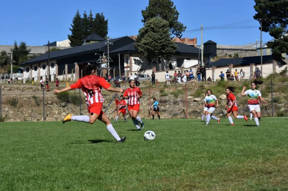 Comenzó una atractiva fecha del fútbol femenino local