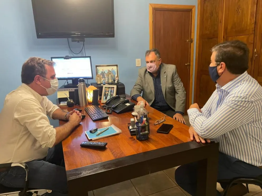 Intendentes de JSRN se solidarizaron con su par de El Bolsón 