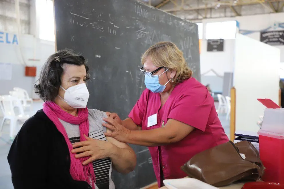 Avanza a buen ritmo el plan de vacunación en Bariloche: Ya se vacunan mayores de 60 años