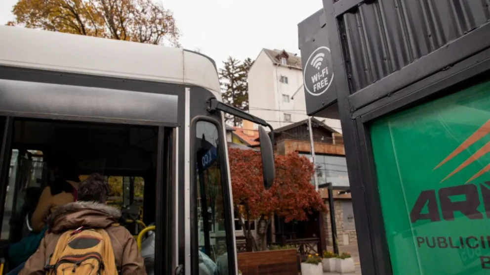 Bariloche tiene el primer refugio de transporte con WiFi gratuito de la Patagonia