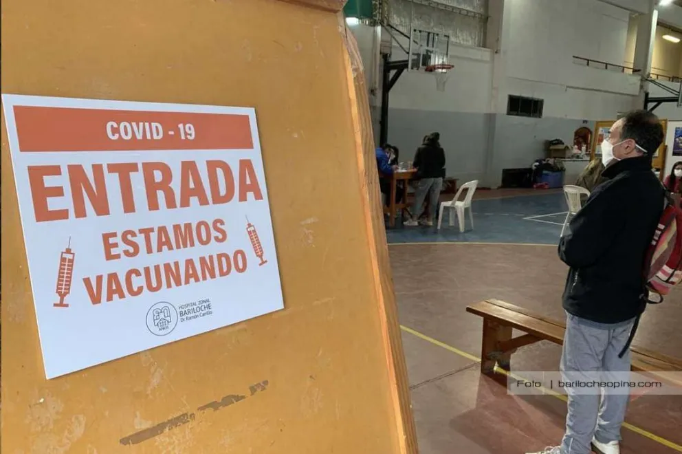 Disminuyó la cantidad de personas que asisten al vacunatorio del Gimnasio N°1