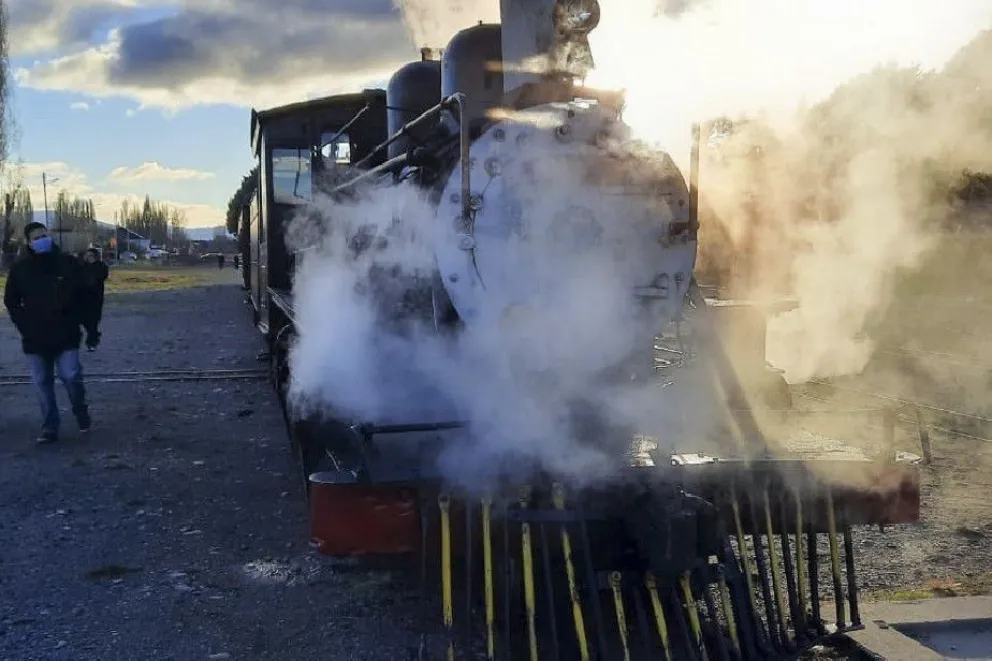 Río Negro y Chubut trabajan para potenciar el atractivo turístico de La Trochita