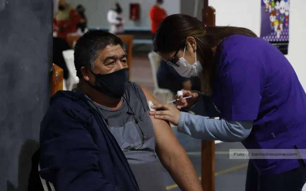 Río Negro aplicará una dosis adicional contra el COVID-19 a personas inmunocomprometidas
