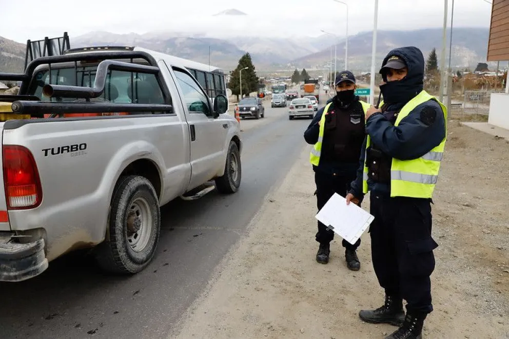 Habilitan reuniones sociales en espacios cerrados de hasta 10 personas
