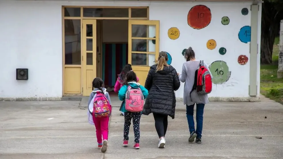Hay clases: la Unter decidió no continuar con el paro docente