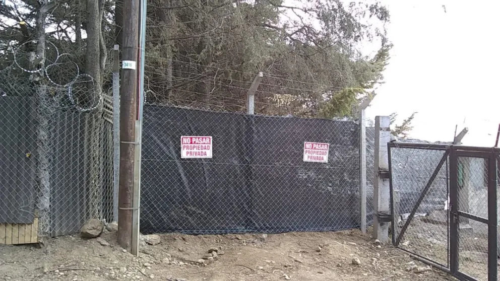 Vecinos denunciaron el cierre de una bajada al lago Nahuel Huapi