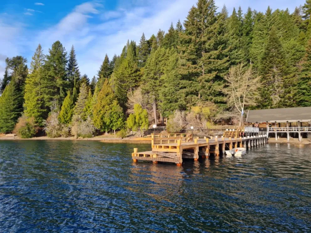 Parques informó sobre desperfectos técnicos de un catamarán turístico