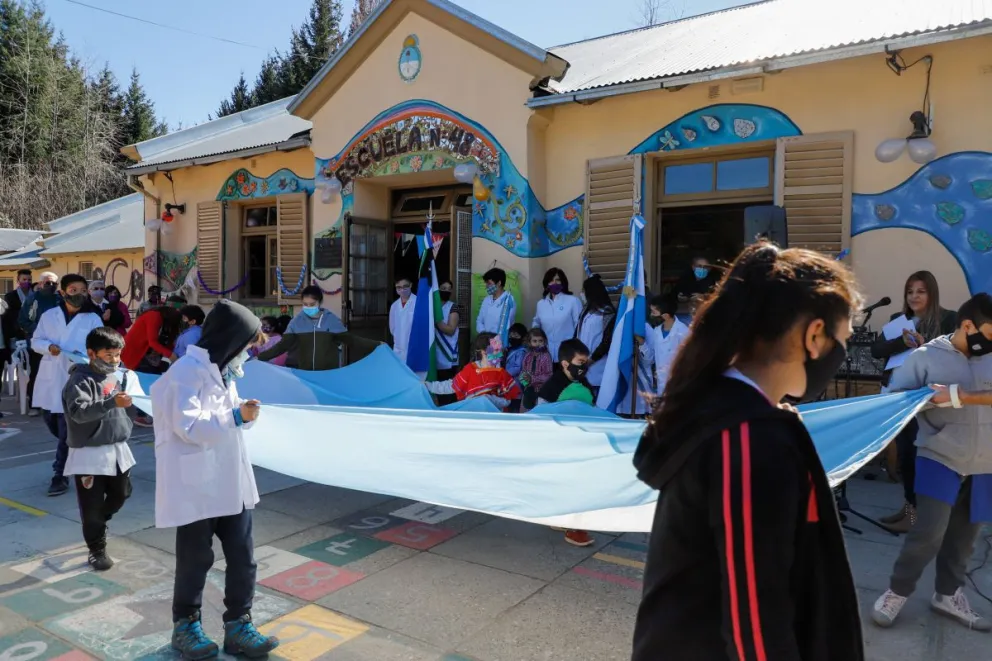 En el centenario de la Escuela Nº 48, Educación anunció la apertura de su Secundario