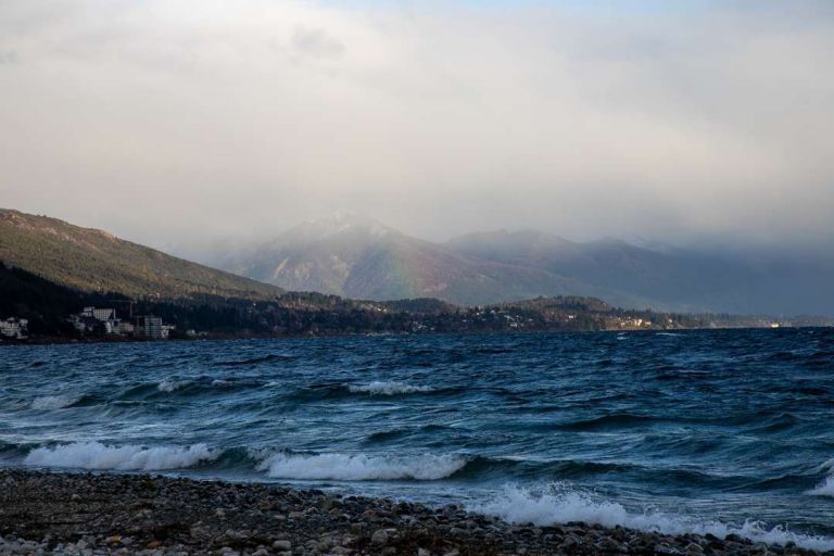 Due to the storm, trails, ports and beaches are closed |  Bariloche Opinions