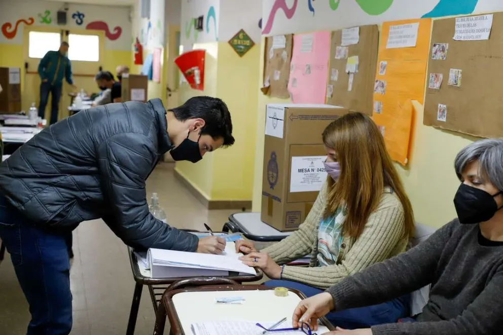 Inscriben a voluntarios para ser autoridad de mesa en las elecciones provinciales