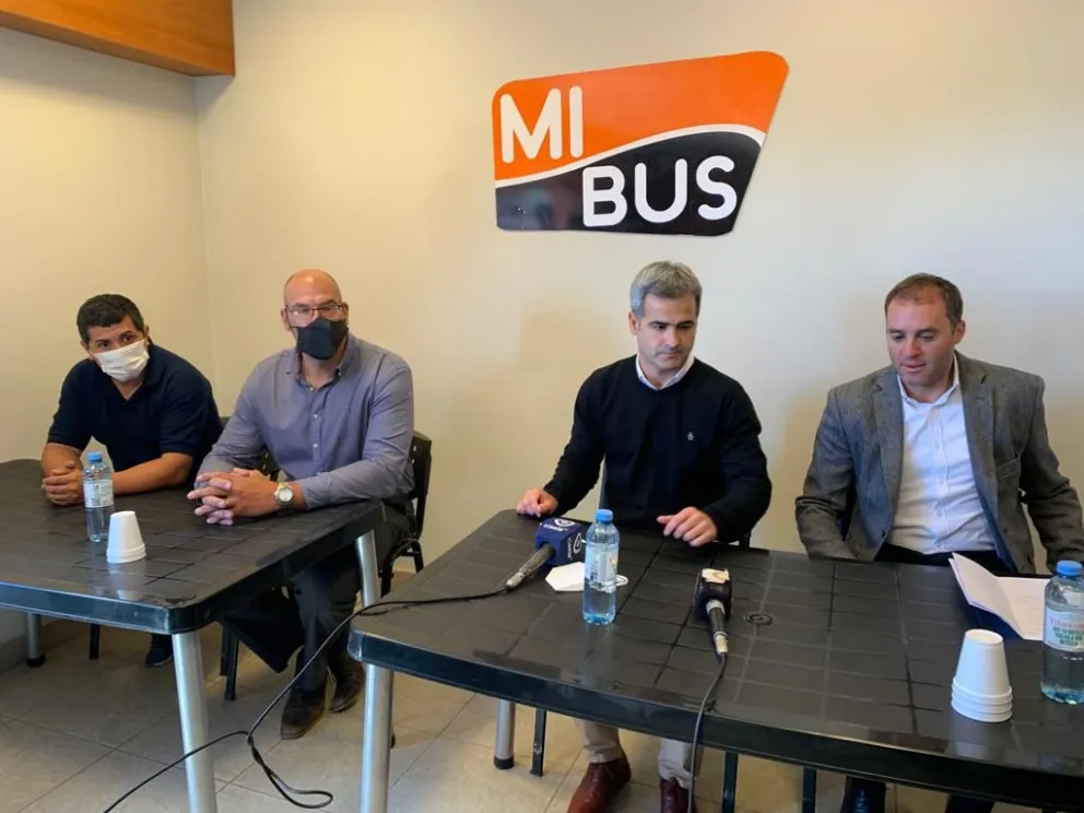 Mi Bus anunció que reemplazará parte de su flota por unidades más antiguas