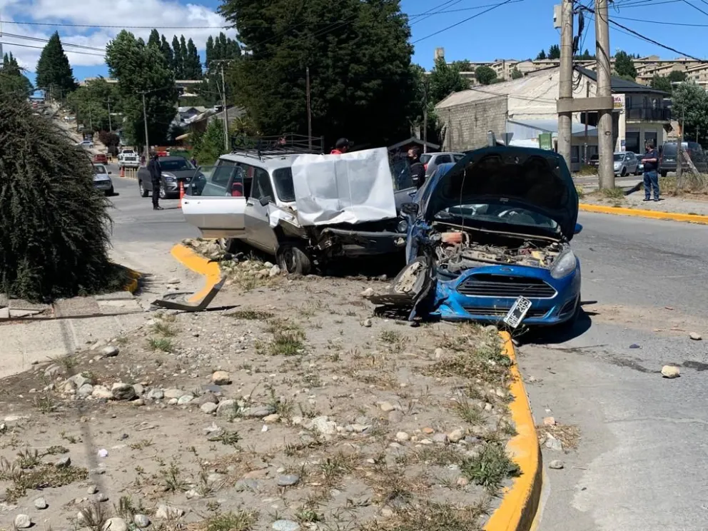 Violento choque en la rotonda de Beschtedt y Brown