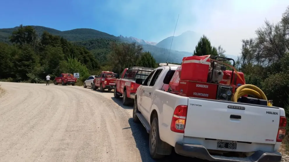 Corte total en la Ruta 40 Sur a la altura del ingreso a Tronador por la presencia de humo y fuego