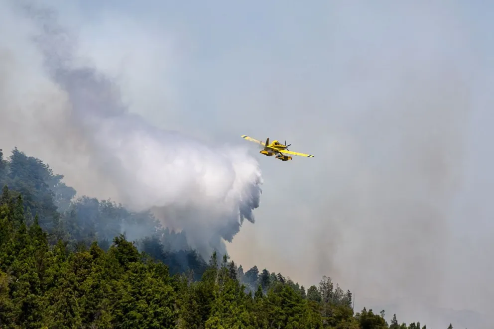 Siguen los trabajos para contener el incendio en Cuesta del Ternero