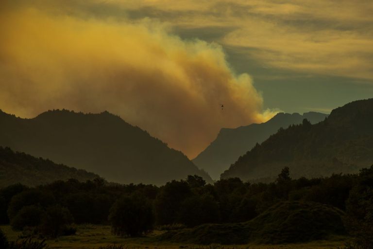 Por el humo, la Ruta 40 entre Bariloche y El Bolsón se encuentra ...