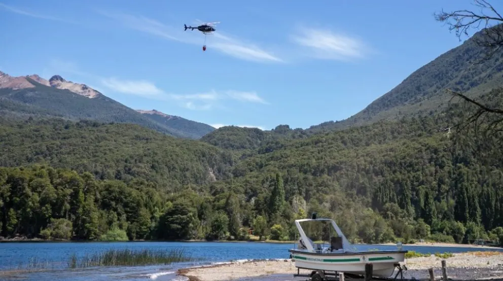 Siguen activos la mayoría de los sectores del incendio