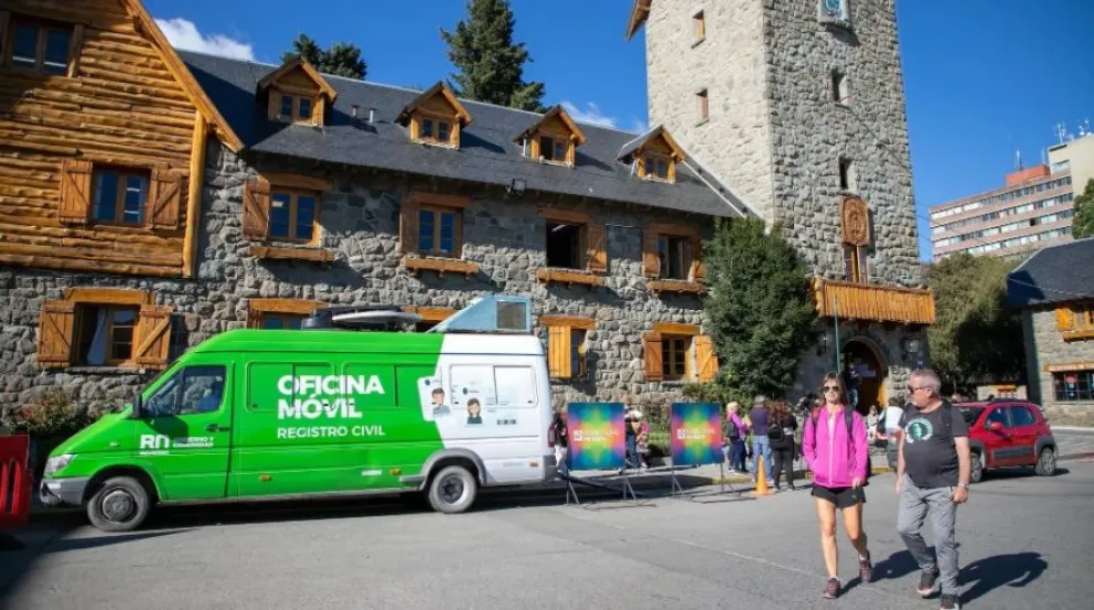 Comenzó la atención del Registro Civil Móvil en el Centro Cívico