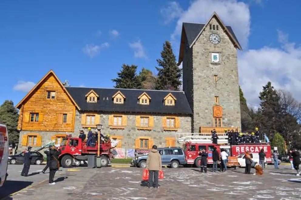 Destinan 1,3 millones de pesos para bomberos voluntarios de la provincia