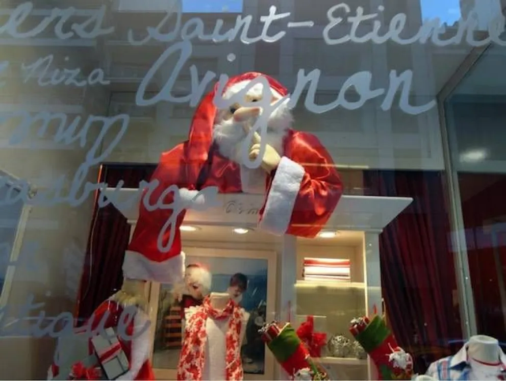 Realizan un concurso de vidrieras para "Navidad"