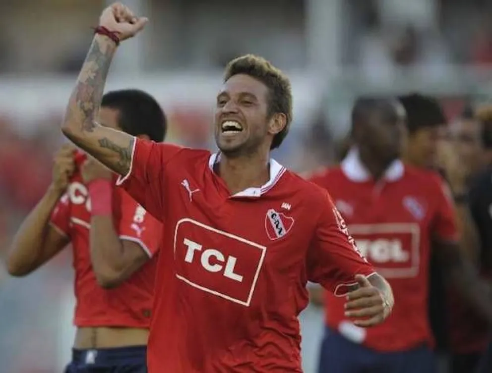 Independiente derrotó a Racing y salió de los puestos del descenso