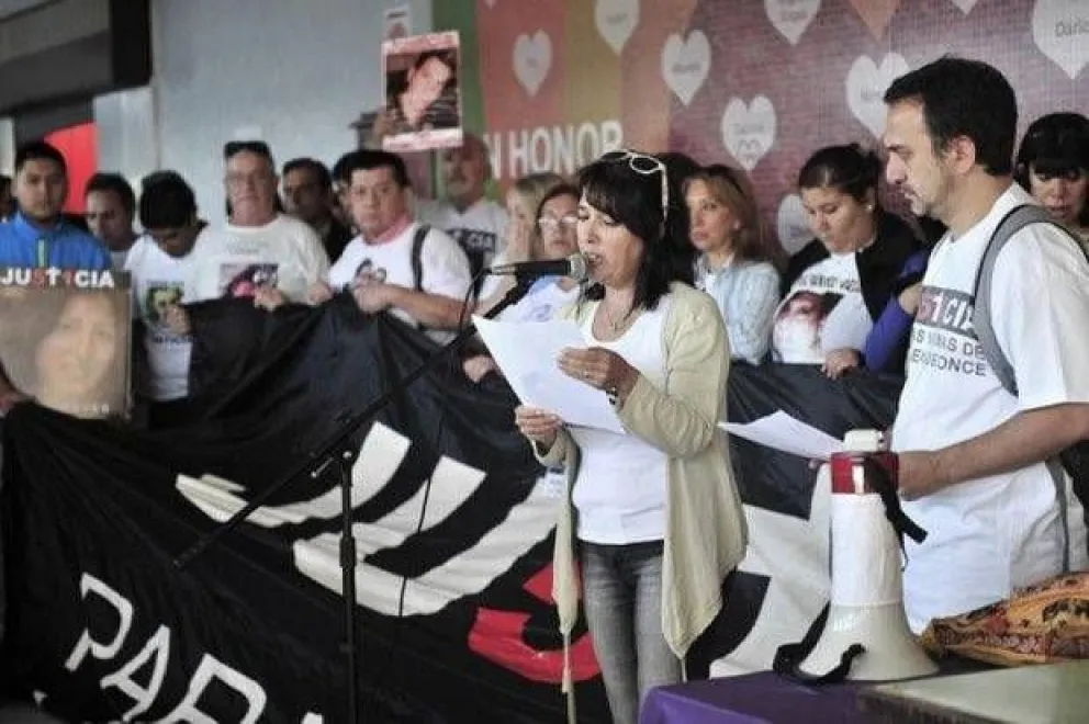 Familiares de víctimas de Once realizan un homenaje a 14 meses de la tragedia