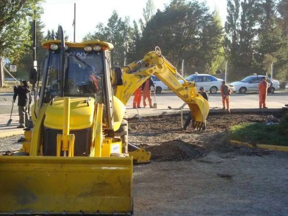 Comenzaron las obras en la rotonda interna de la Terminal de Micros