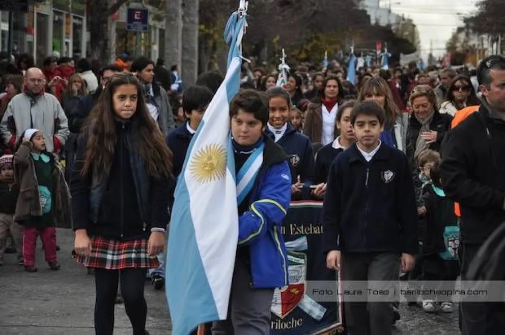 3 de Mayo: Un desfile "sin chicos"