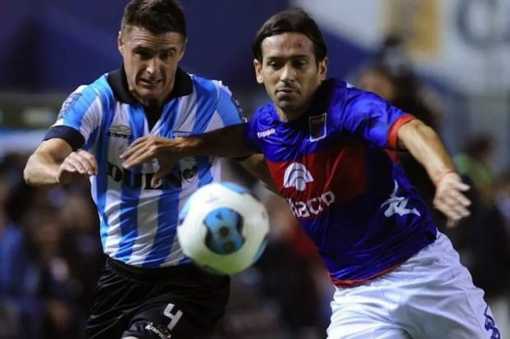 Racing, con la mira en la Sudamericana, venció a Tigre en Avellaneda