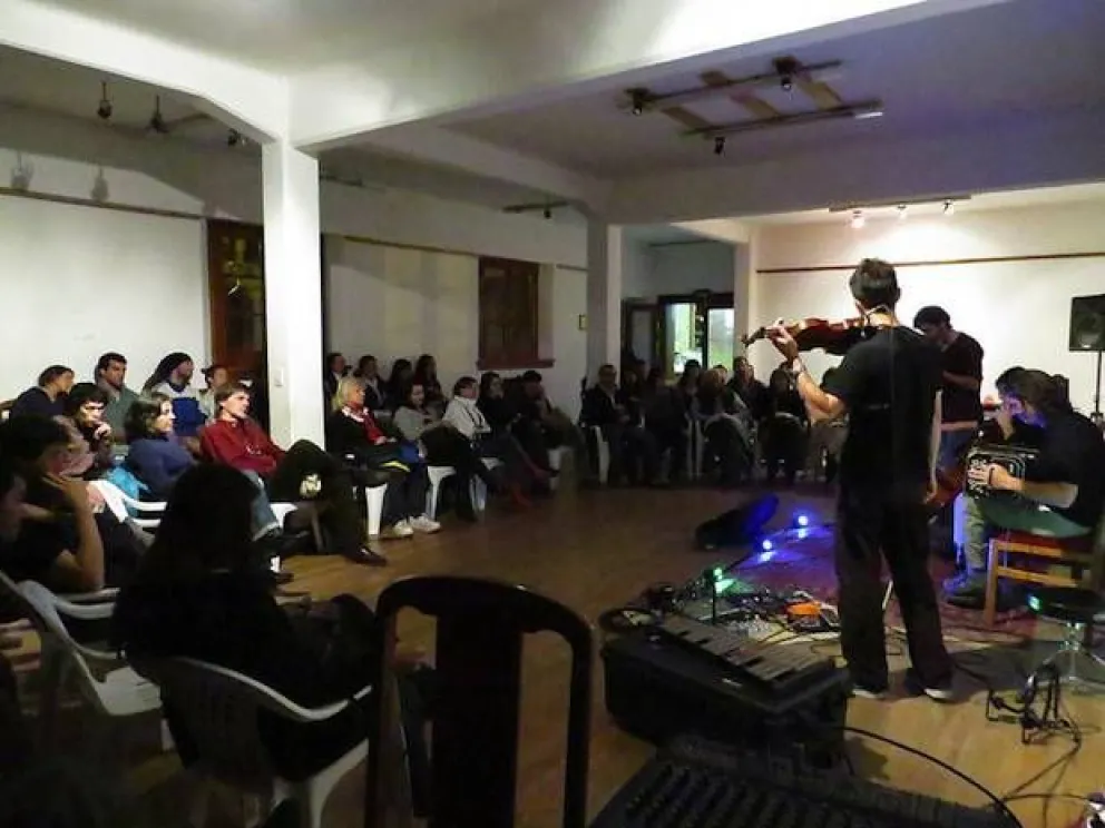 Otra noche de cultura a sala llena en el Centro Cívico