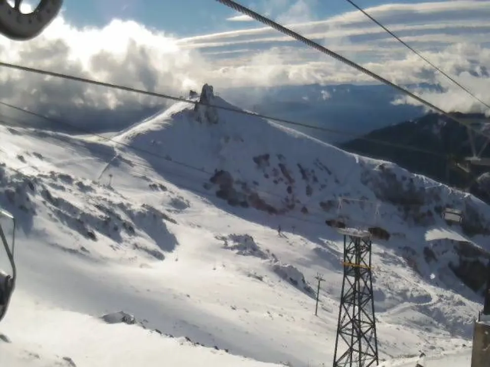 Continúan las nevadas en el Cerro Catedral