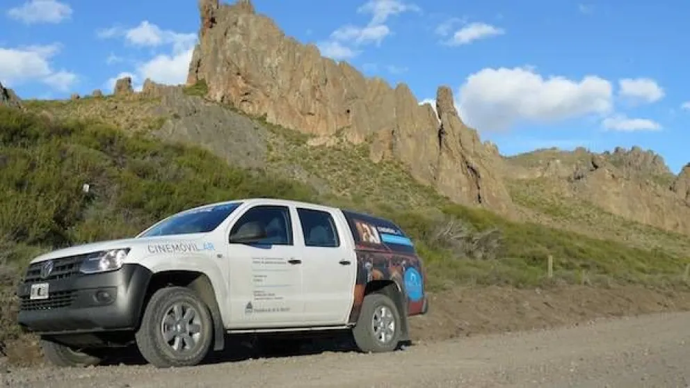 El cinemóvil recorre los parajes de la región sur