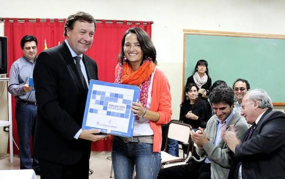 Alumnos del Instituto de formación docente recibieron netbooks